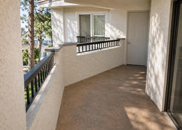 Retreat 2br 2ba , Pool, Gym & King Bed Chandler