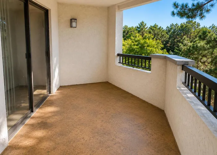Retreat 2br 2ba , Pool, Gym & King Bed * Chandler