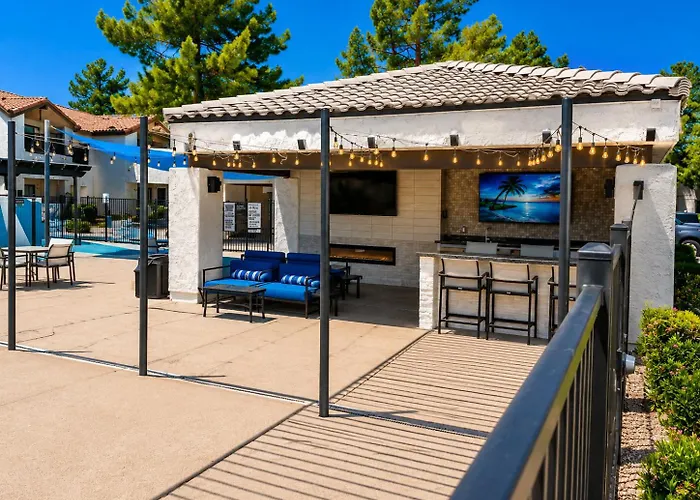 Apartment Retreat 2br 2ba , Pool, Gym & King Bed Chandler