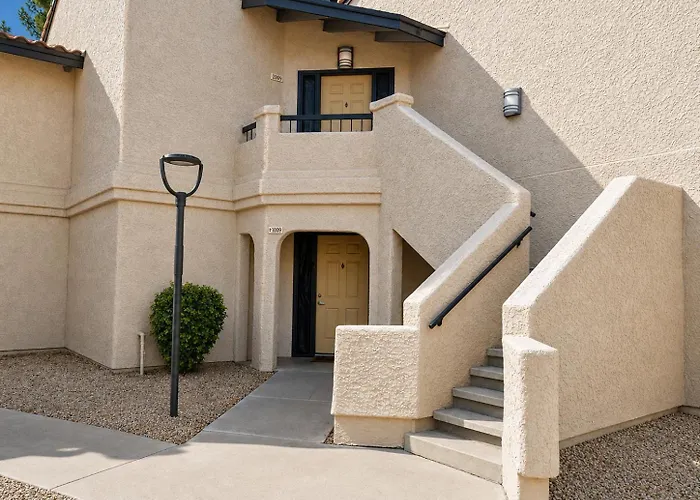 Retreat 2br 2ba , Pool, Gym & King Bed * Chandler